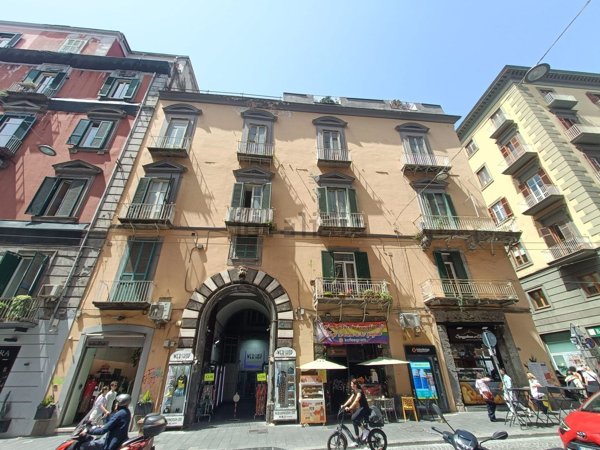 appartamento in vendita a Napoli in zona Stella