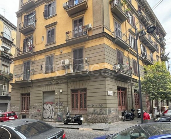 negozio in vendita a Napoli in zona Pendino / San Giuseppe