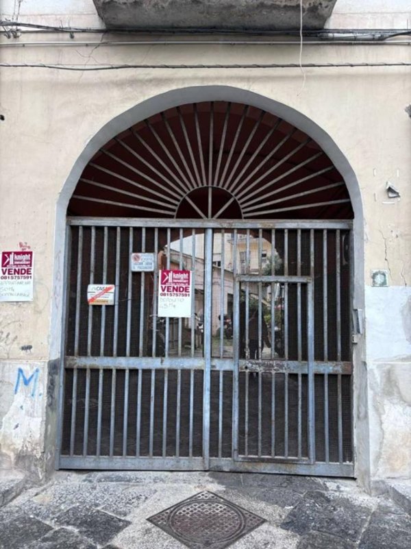 appartamento in vendita a Napoli in zona Bagnoli
