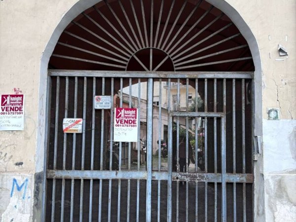appartamento in vendita a Napoli in zona Bagnoli