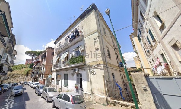 appartamento in vendita a Napoli in zona San Carlo all'Arena
