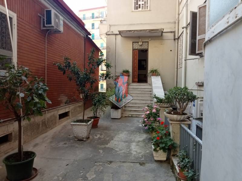 appartamento in vendita a Napoli in zona Arenella