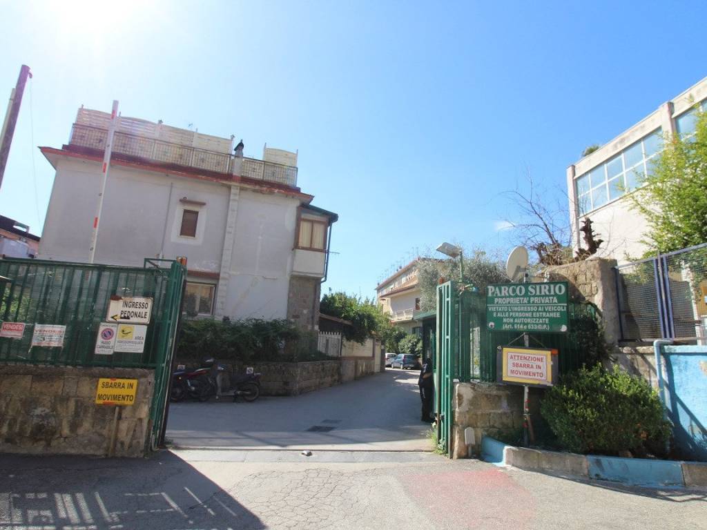 appartamento in vendita a Napoli in zona Capodimonte / Colli Aminei