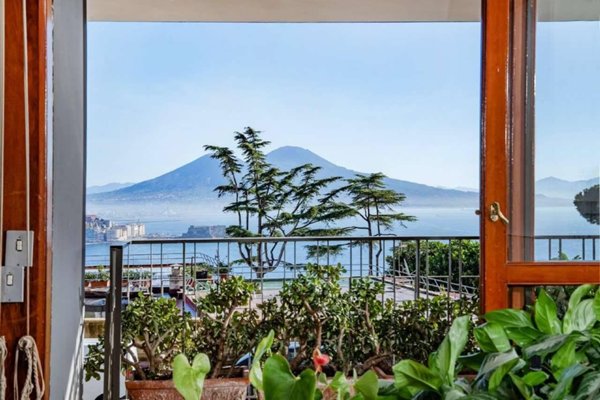 appartamento in vendita a Napoli in zona Posillipo