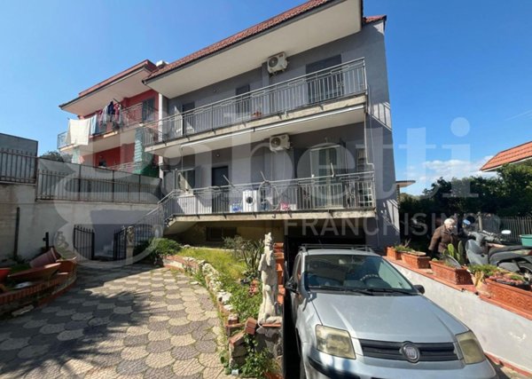 casa indipendente in vendita a Napoli in zona Pianura