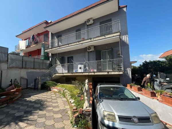 casa indipendente in vendita a Napoli in zona Pianura