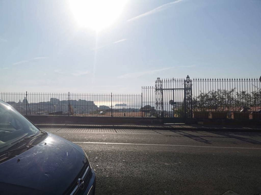negozio in vendita a Napoli in zona Vomero
