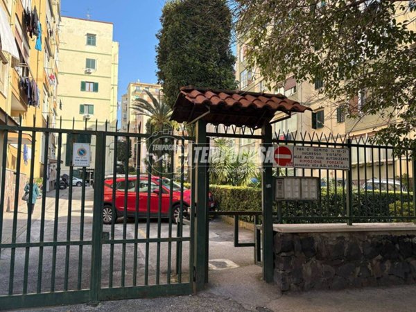 appartamento in vendita a Napoli in zona Arenella