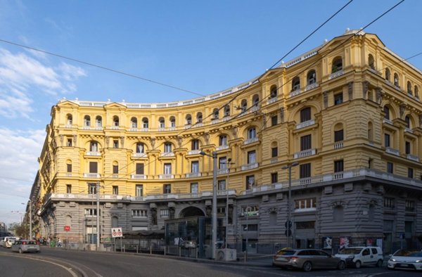 appartamento in vendita a Napoli in zona Stella