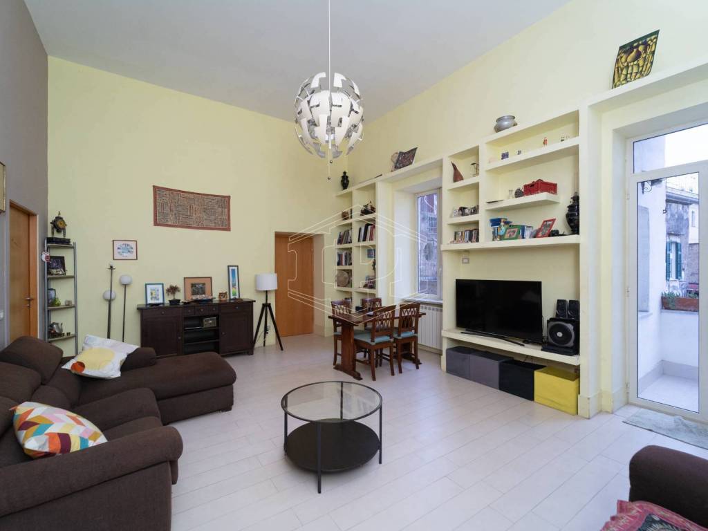 appartamento in vendita a Napoli in zona Arenella