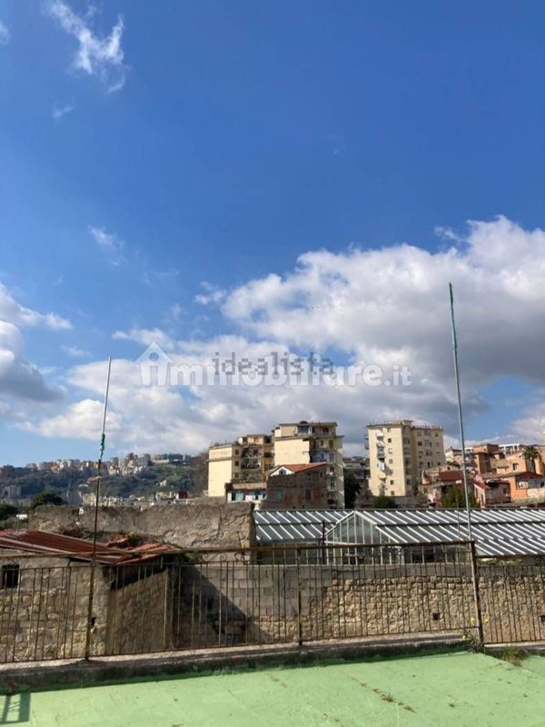 appartamento in vendita a Napoli in zona Stella