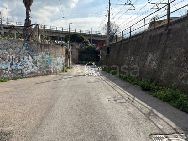 locale di sgombero in vendita a Napoli in zona Barra