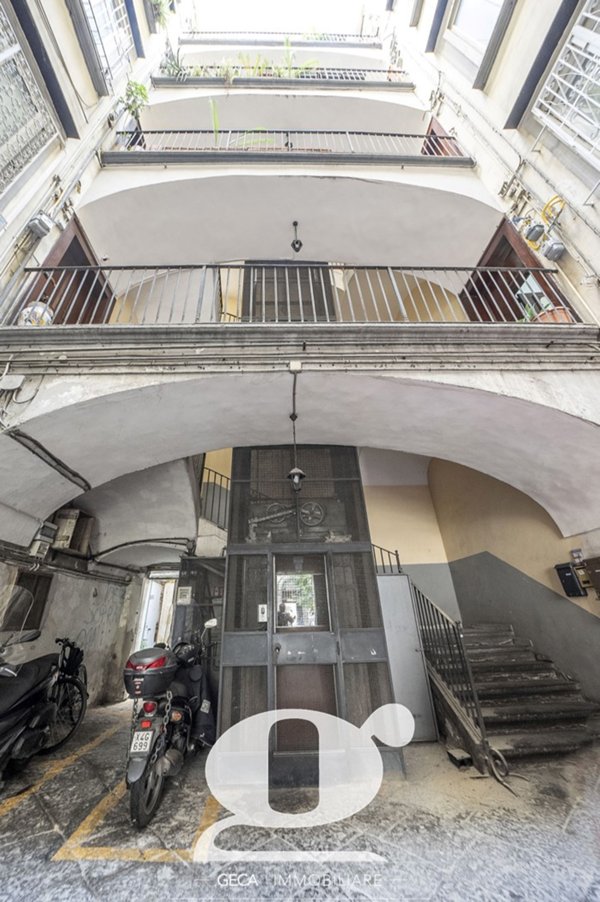 appartamento in vendita a Napoli in zona Avvocata