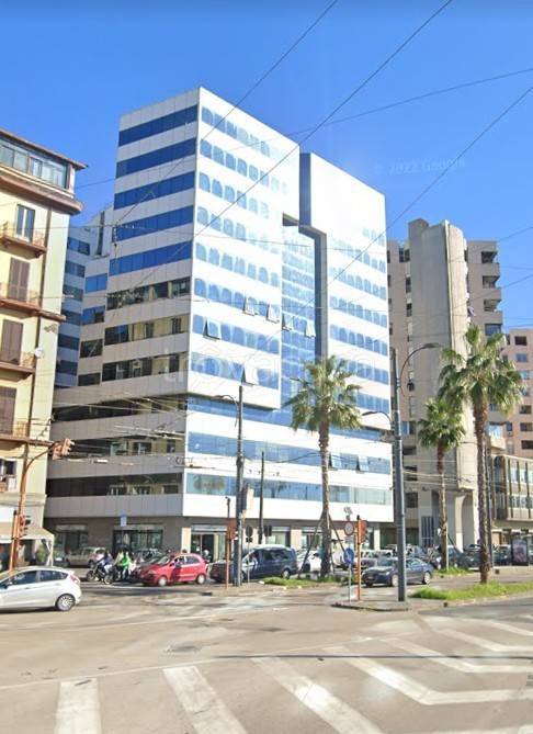 ufficio in vendita a Napoli in zona Capodichino