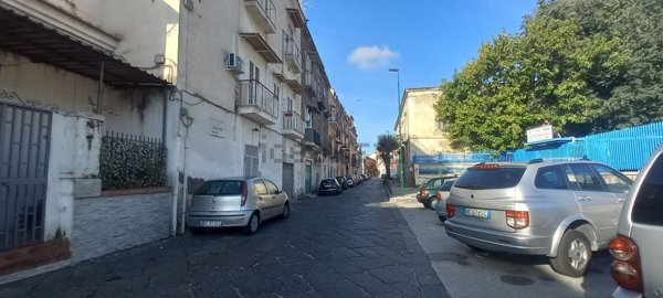locale commerciale in vendita a Napoli in zona Soccavo