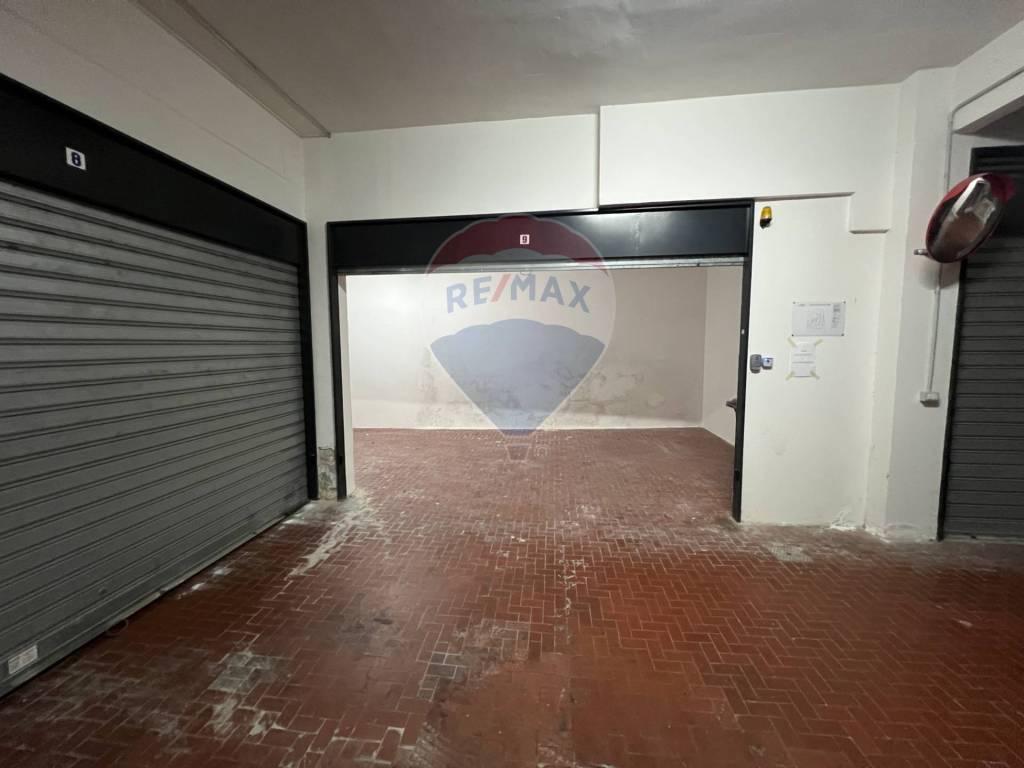 locale di sgombero in vendita a Napoli in zona Vomero