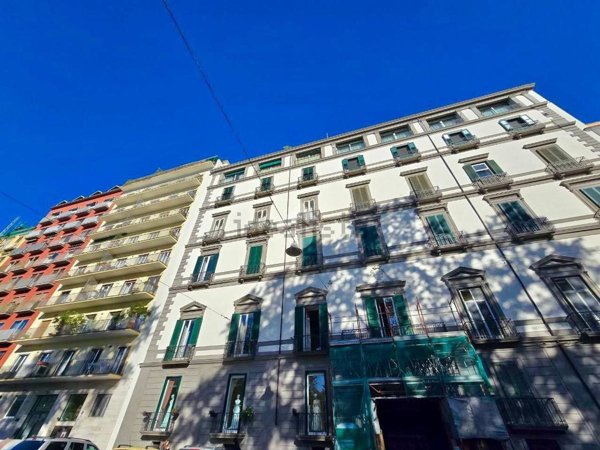 appartamento in vendita a Napoli in zona Chiaia
