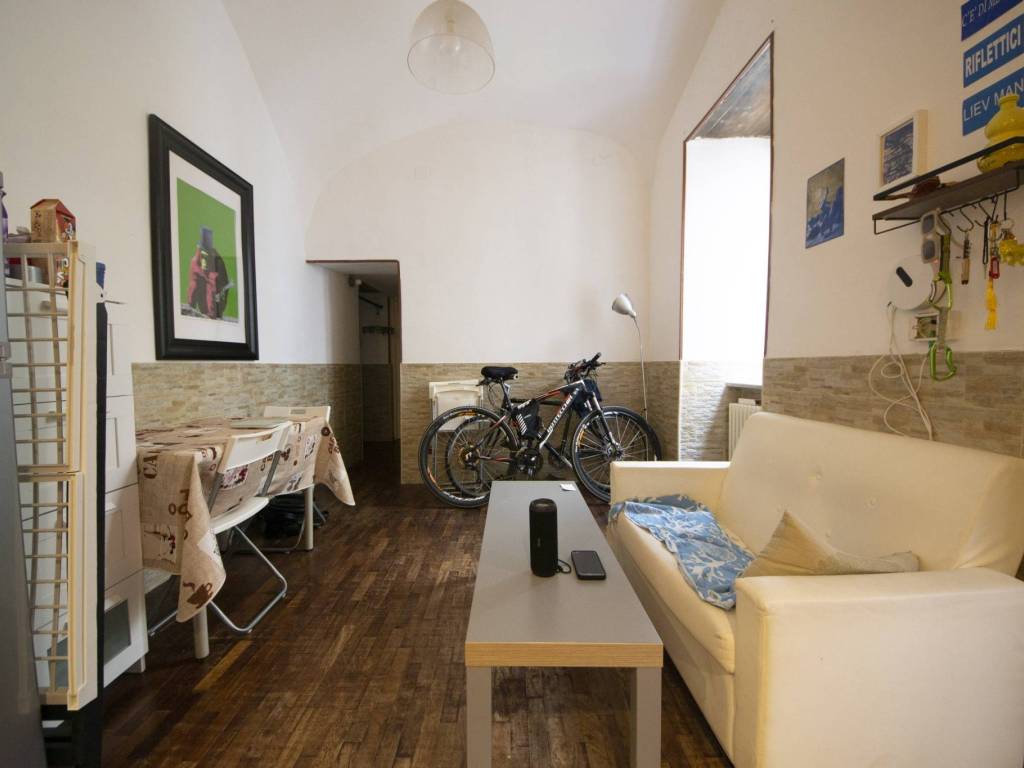 appartamento in vendita a Napoli in zona Stella