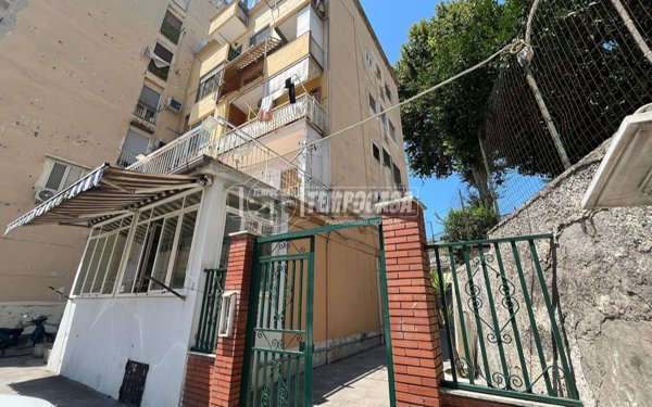 appartamento in vendita a Napoli in zona Fuorigrotta