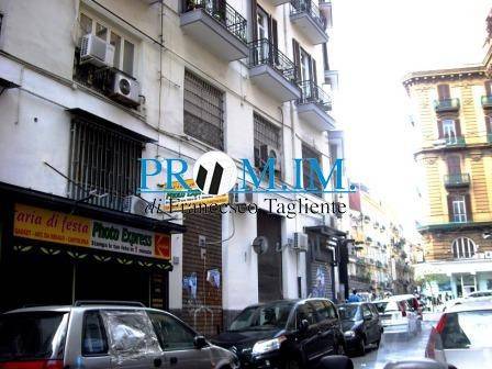 negozio in vendita a Napoli in zona Pendino / San Giuseppe
