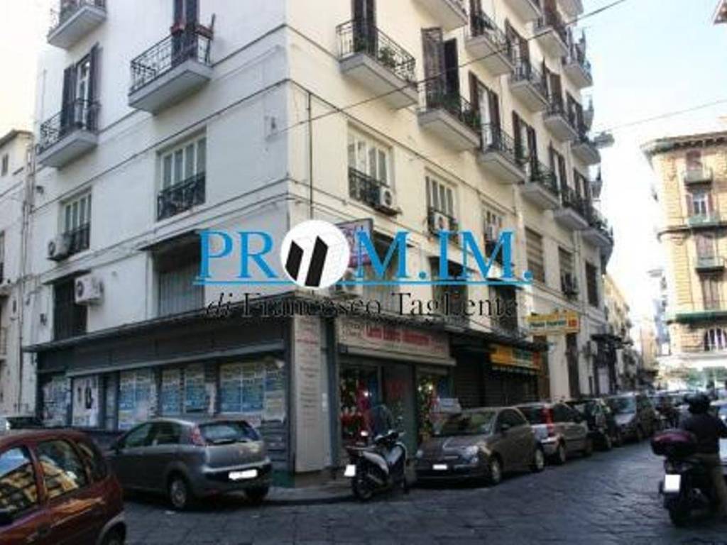 negozio in vendita a Napoli in zona Pendino / San Giuseppe