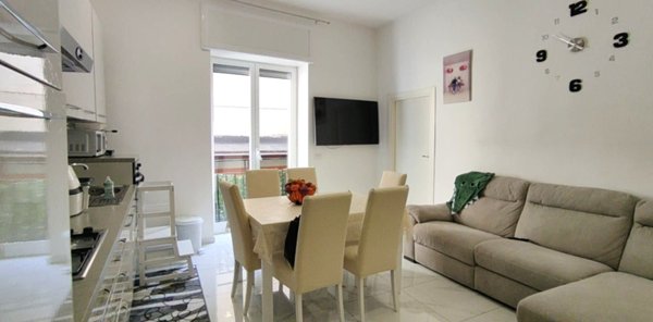 appartamento in vendita a Napoli in zona Chiaia