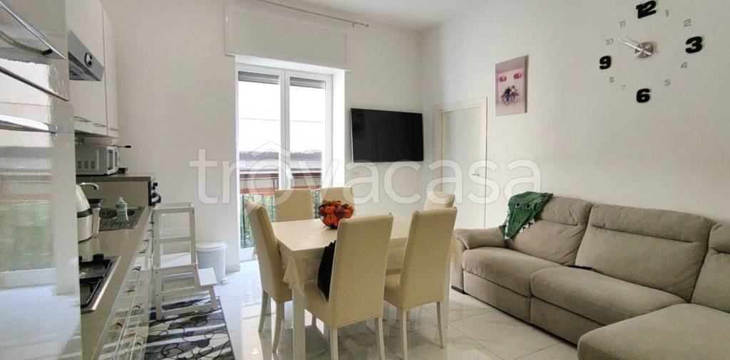 appartamento in vendita a Napoli in zona Chiaia