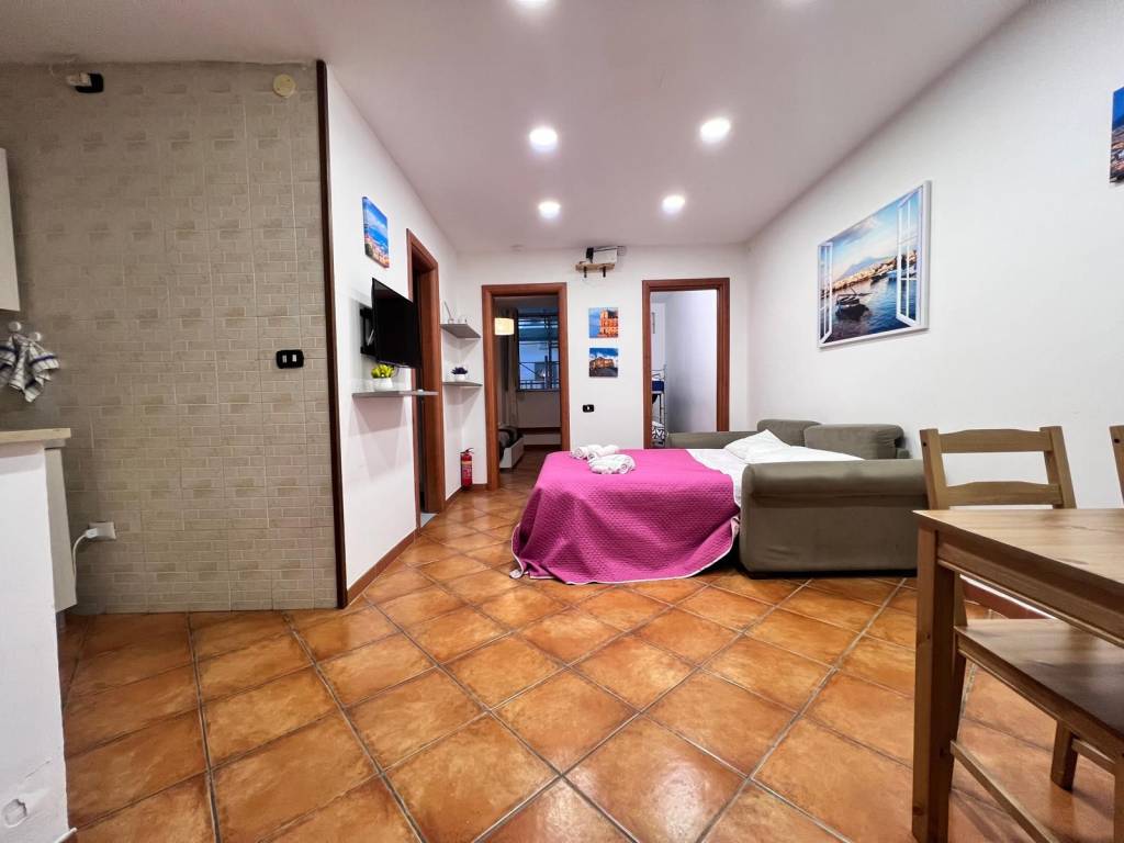 appartamento in vendita a Napoli in zona Chiaia