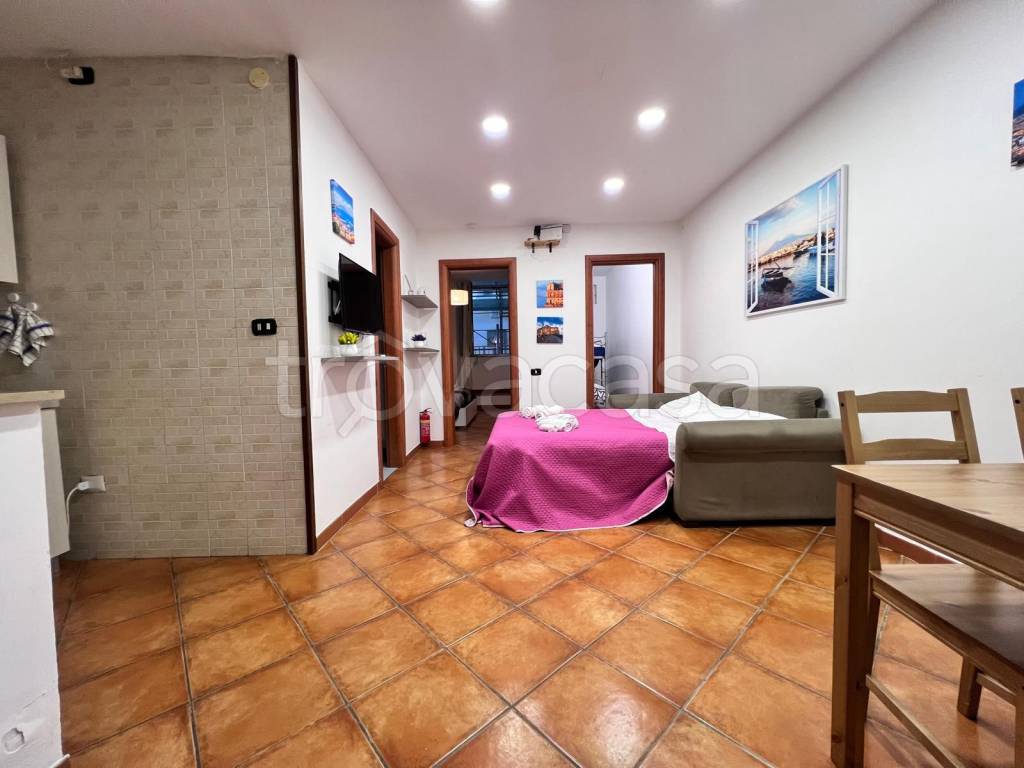 appartamento in vendita a Napoli in zona Chiaia