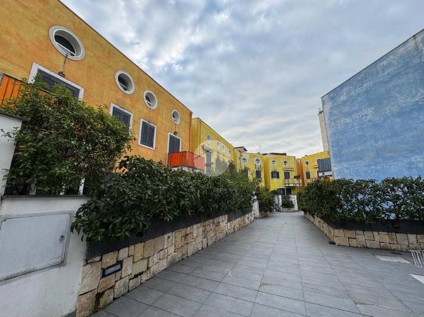 appartamento in vendita a Napoli in zona Fuorigrotta