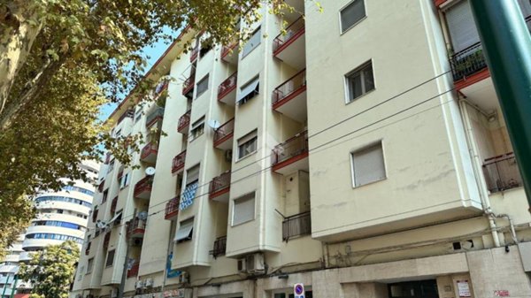 appartamento in vendita a Napoli in zona San Carlo all'Arena