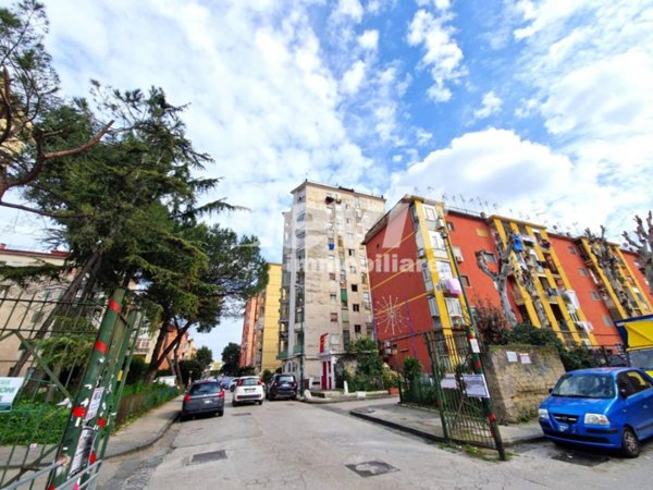appartamento in vendita a Napoli in zona Barra