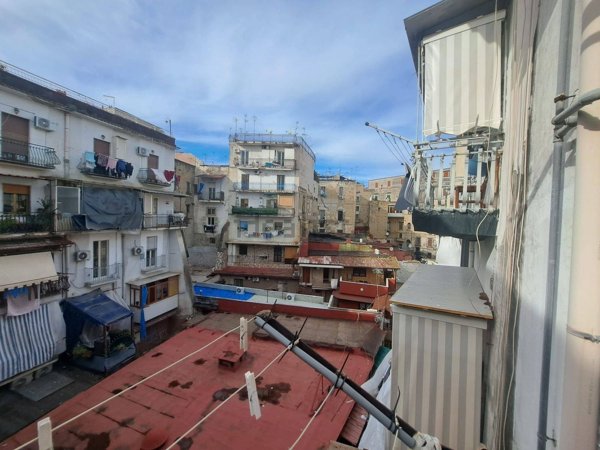appartamento in vendita a Napoli in zona San Lorenzo