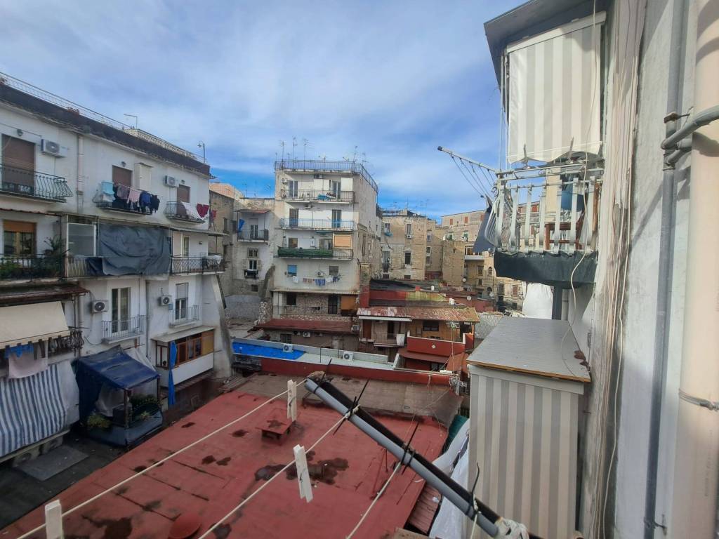 appartamento in vendita a Napoli in zona San Lorenzo