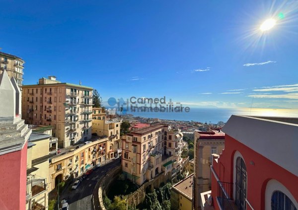 appartamento in vendita a Napoli in zona Chiaia