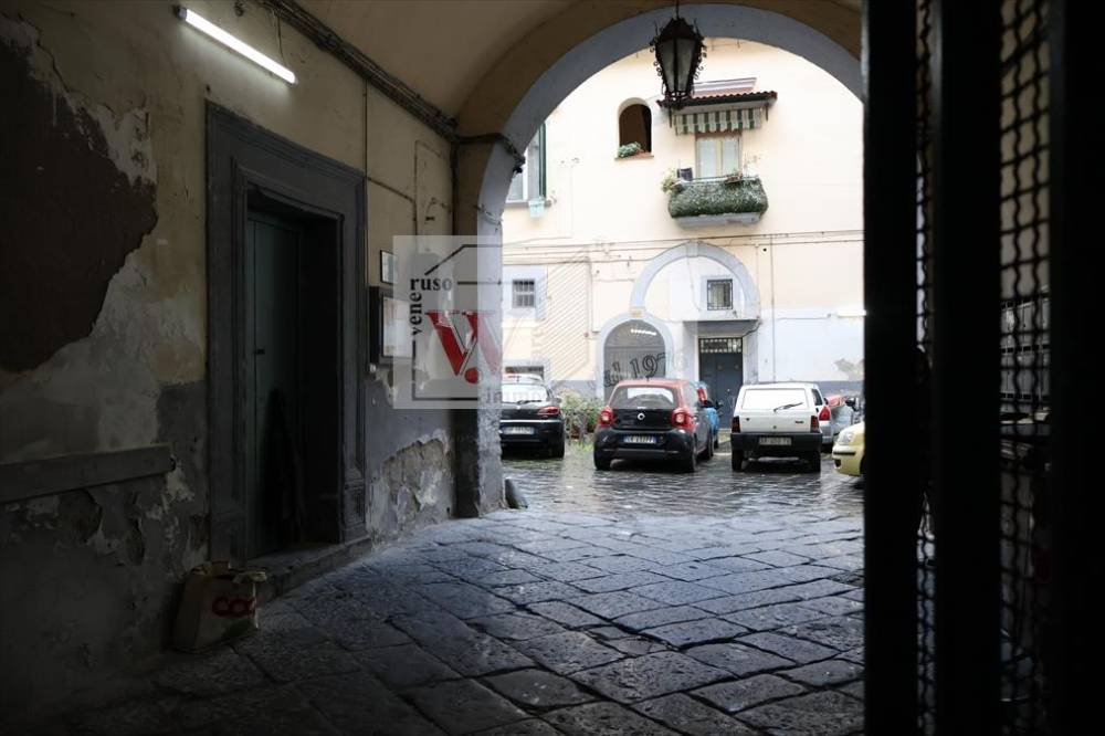 appartamento in vendita a Napoli in zona San Lorenzo
