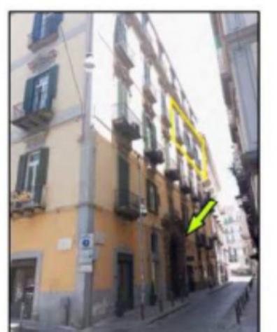 appartamento in vendita a Napoli in zona Chiaia