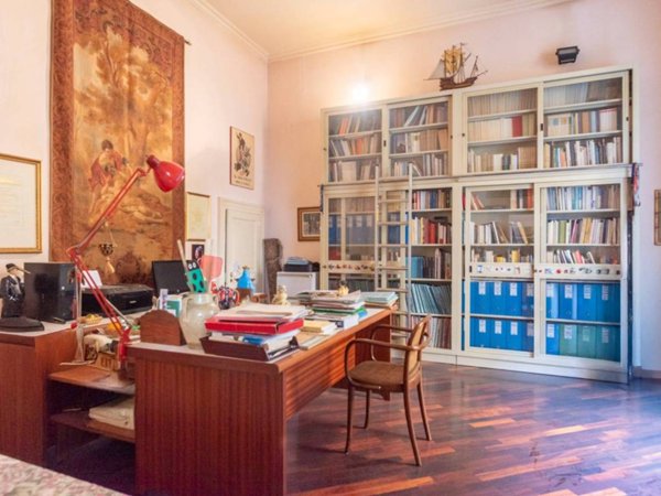 appartamento in vendita a Napoli in zona Stella