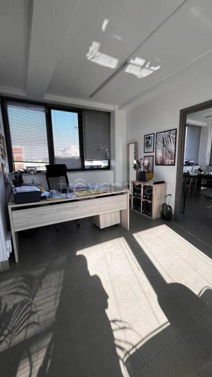 appartamento in vendita a Napoli in zona Zona Industriale-Ferrovia