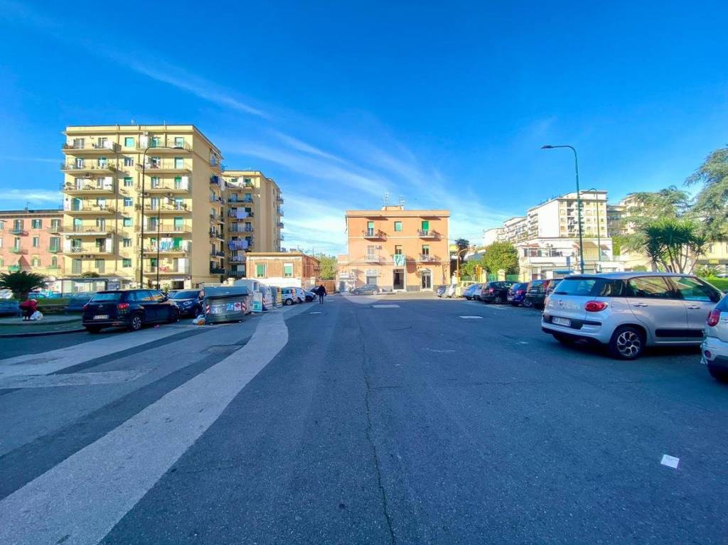 appartamento in vendita a Napoli in zona Bagnoli