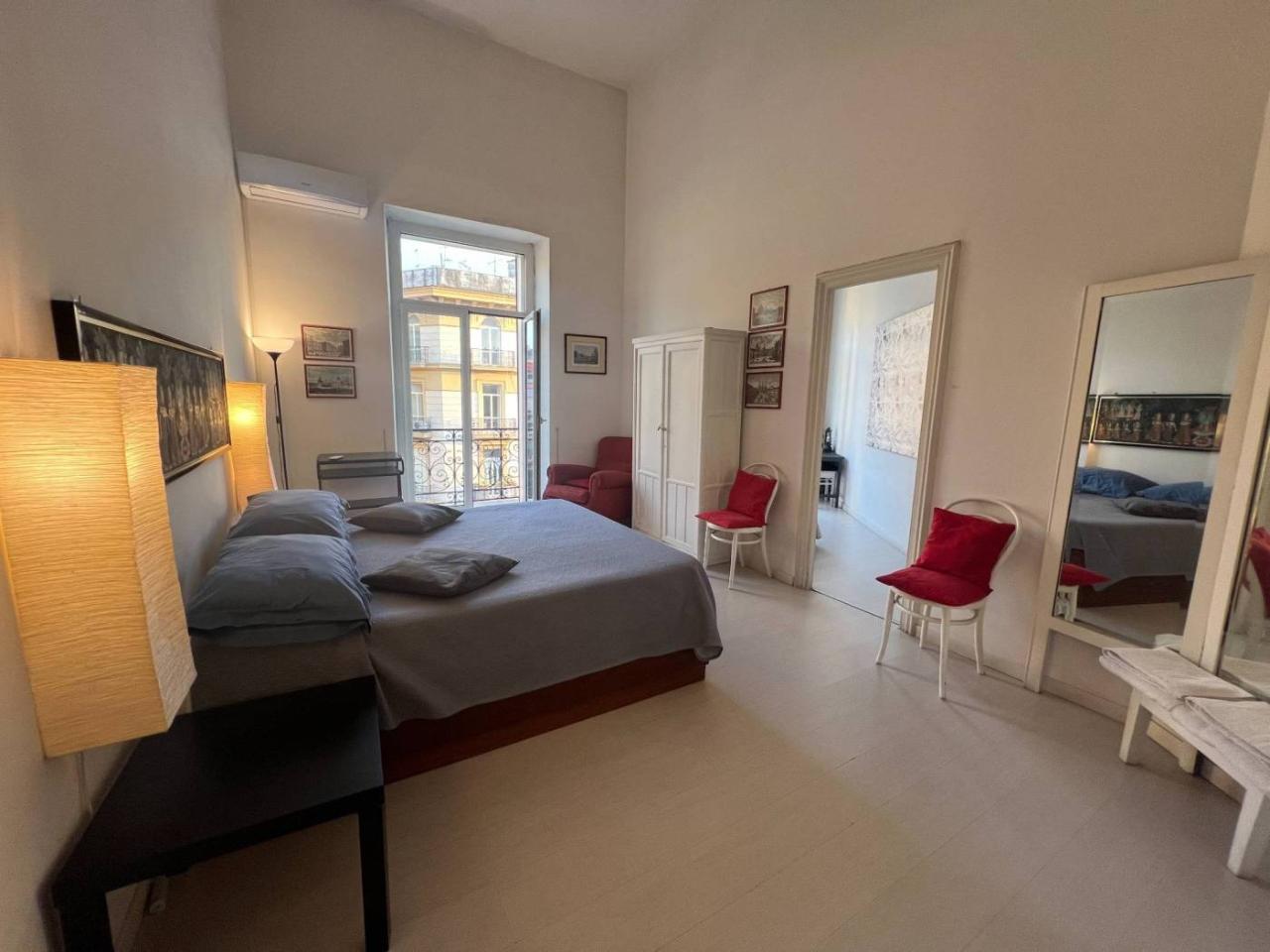 appartamento in vendita a Napoli in zona Stella