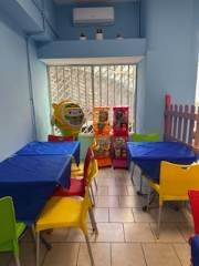 negozio in vendita a Napoli in zona Chiaia
