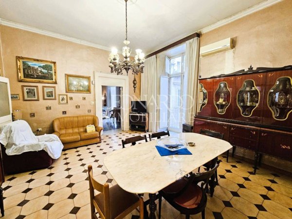 appartamento in vendita a Napoli in zona Stella