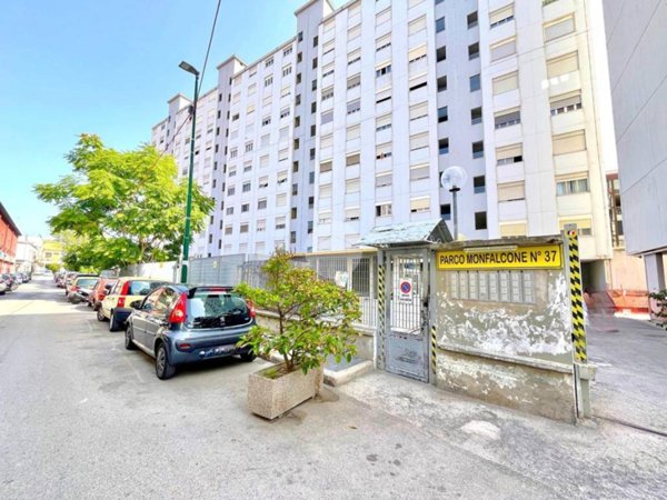 appartamento in vendita a Napoli in zona Poggioreale