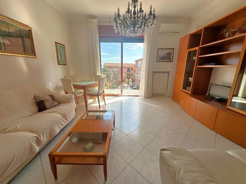 appartamento in vendita a Napoli in zona Camaldoli