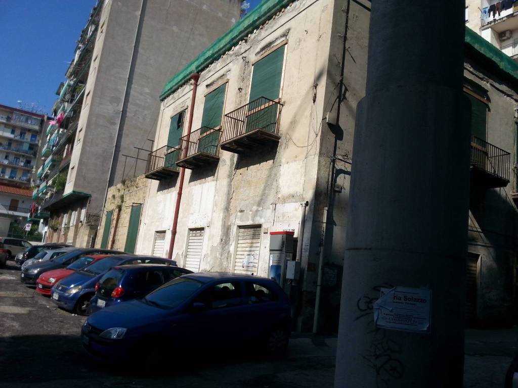 intera palazzina in vendita a Napoli in zona San Lorenzo