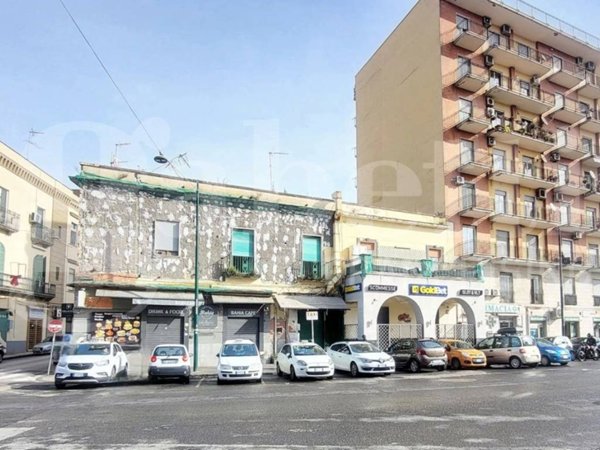 intera palazzina in vendita a Napoli in zona Bagnoli