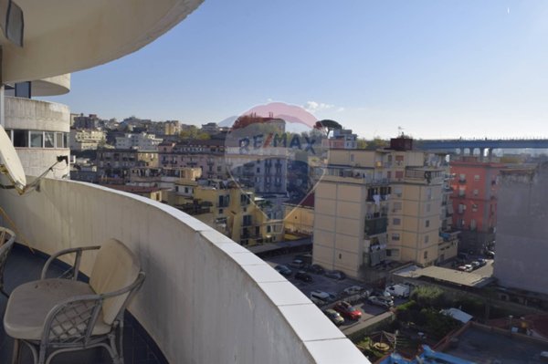 appartamento in vendita a Napoli in zona Stella