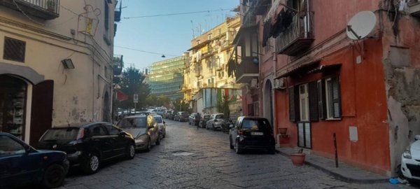 appartamento in vendita a Napoli in zona Stella
