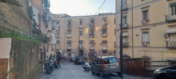 appartamento in vendita a Napoli in zona Stella